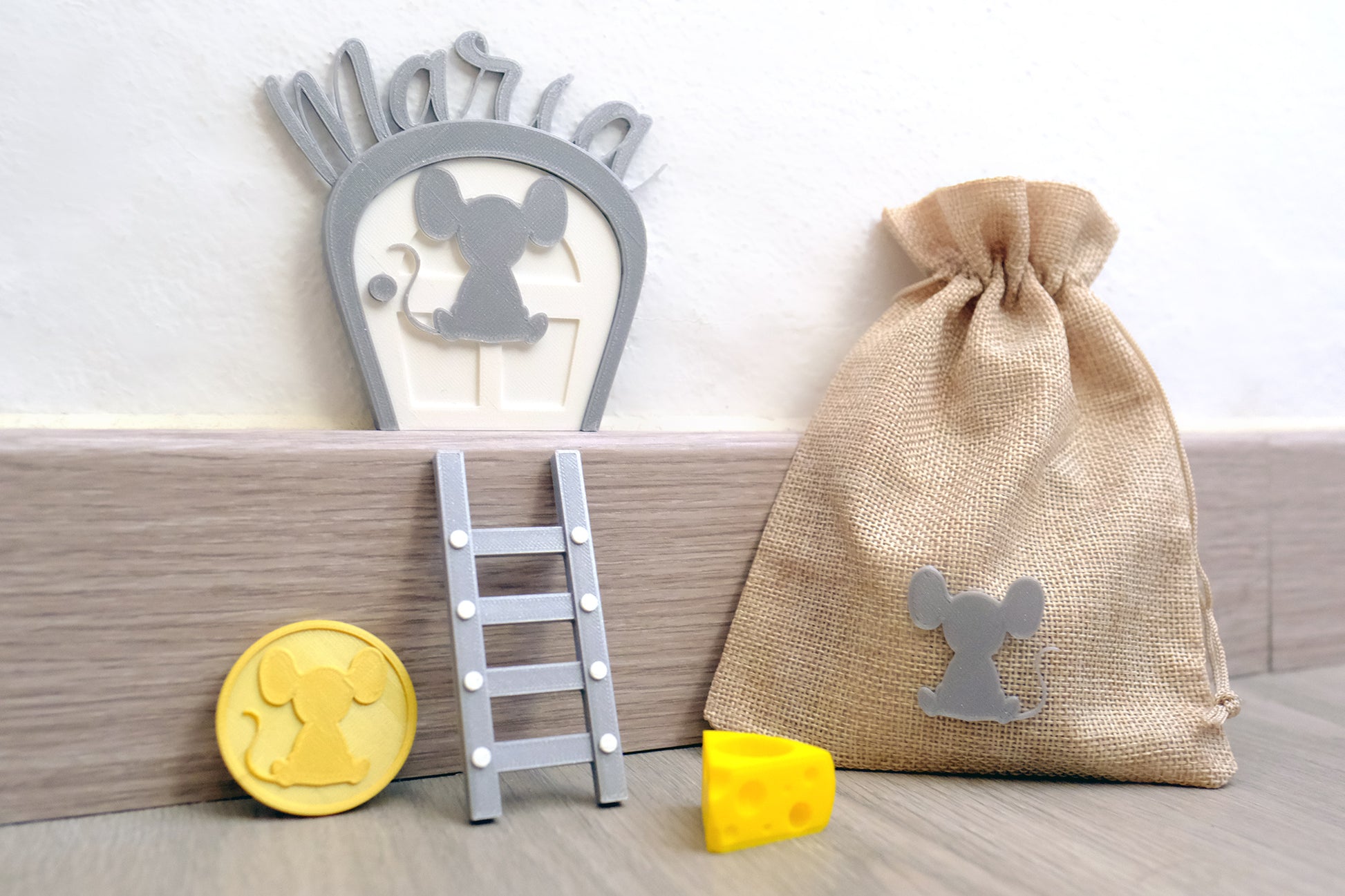 Puerta ratoncito Perez de colores Personalizada con nombre. Con bolsa de  regalo para niños y niñas y moneda dorada. HECHA EN ESPAÑA : :  Productos Handmade