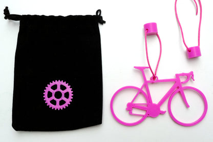 Bike on board reminder pendant for car, customizable and magnetized.
